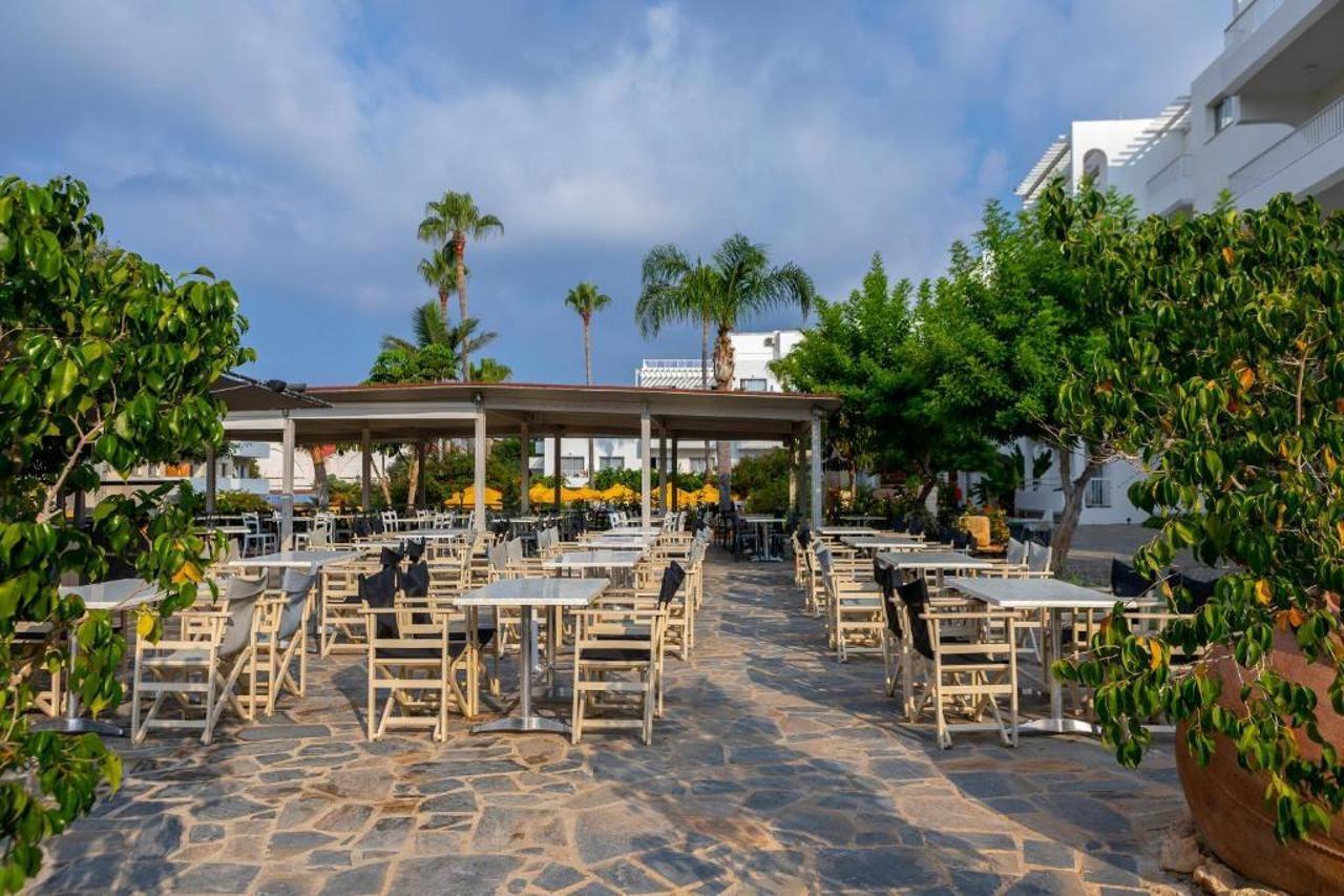 Mayfair Gardens Hotel Paphos Exterior photo